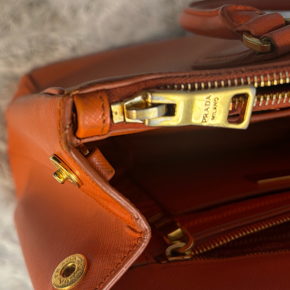 Authentic Prada BN2274 Saffiano Large Tote Papaya Orange Gold Hardware - Picture 12 of 12